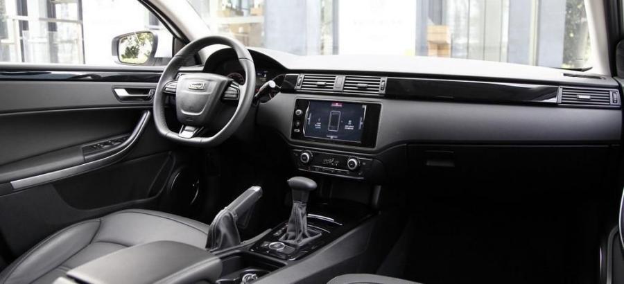 Торпедо Qoros 3 City SUV 2014 года  (фото 15 из 35)